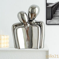 Escultura de Casal Almas Gêmeas Abraçados em Cerâmica  — Promoção