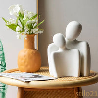 Escultura de Casal Almas Gêmeas Abraçados em Cerâmica  — Promoção