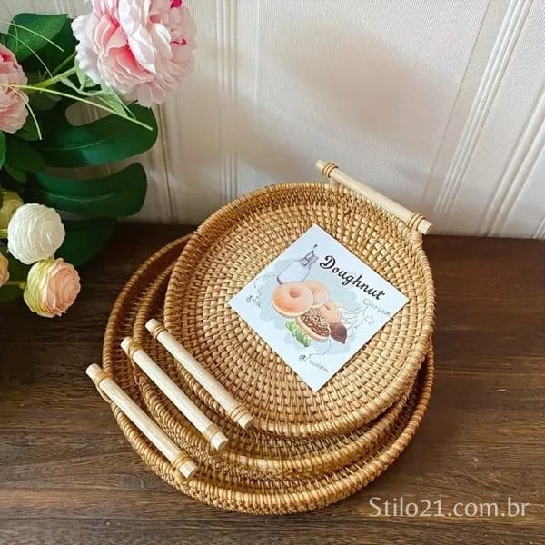 Bandeja Decorativa Redonda De Vime Com Alça de Madeira - FRETE GRÁTIS