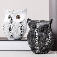 Estátua de Coruja Retrô Decorativa em Resina Feita à Mão